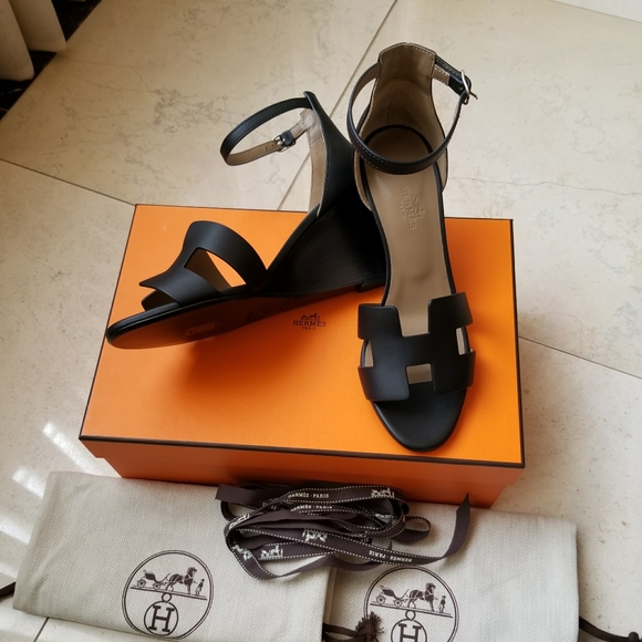 Hermes Legend Sandal Wedges Black Calflskin - Picture 4 of 8